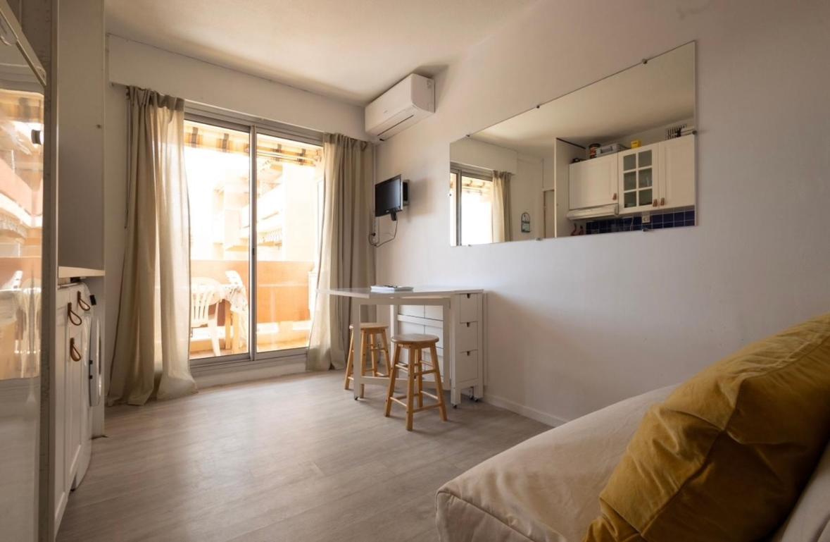 Studio cabine Les Rives de la Favière piscine et tennis les pieds dans l'eau Bormes-les-Mimosas Esterno foto